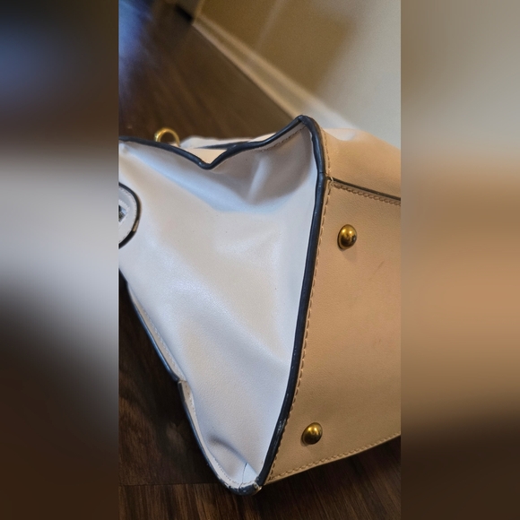 Anne Klein Cream Leather Satchel Bag Gold Logo Charm Top Handle Crossbody Strap - Picture 10 of 10